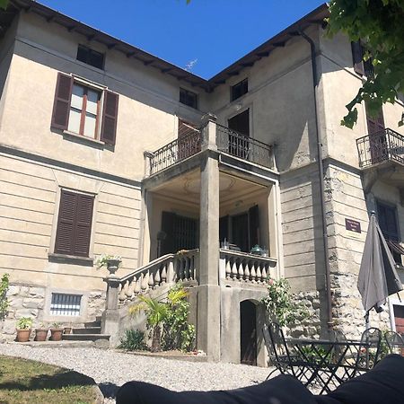 Villa Il Maiale Bianco Bed & Breakfast Сан-Феделе-Интельви Экстерьер фото